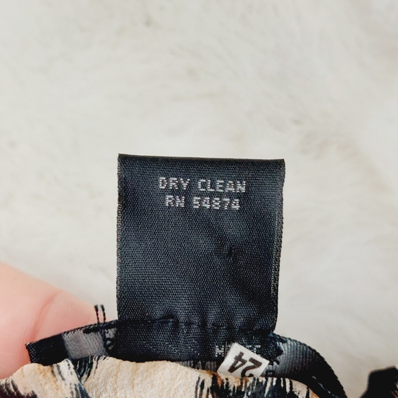 The Limited Silk Leopard Print Elastic Detail Long Sleeve Off Shoulder Top P4776 - Picture 6 of 7